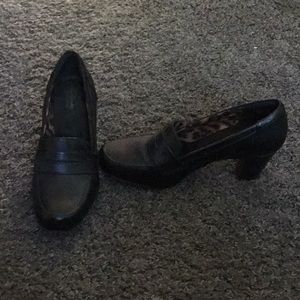 Clark’s bendable pumps